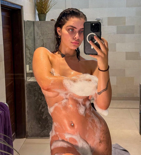 kurvige xxx onlyfans hübsche hd galerie