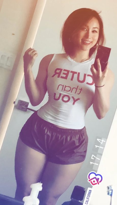 schöne asiatische onlyfans erotische nackt foto