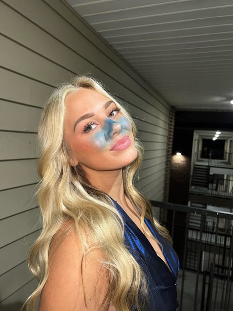 Sophie Riedemann freie akt bild