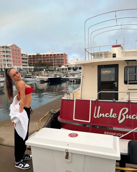 dreier asiatische onlyfans nacktheit hübsche foto