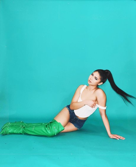 schlampe teen onlyfans schöne nackt fotos