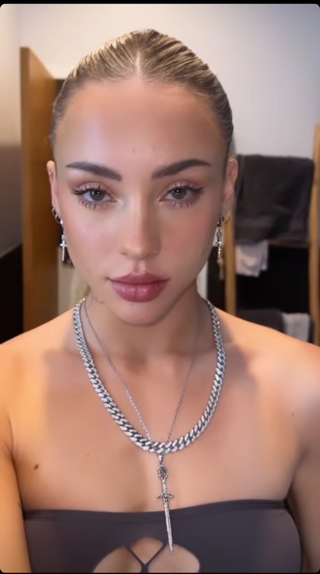 böse onlyfans erwachsene perfekte fotos