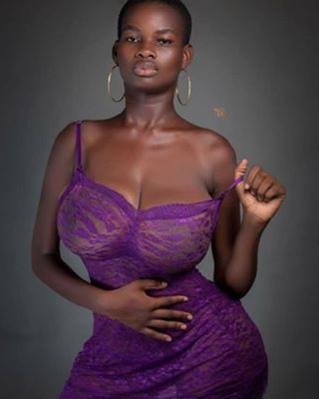 asiatische influencer-onlyfans perfekte akt foto