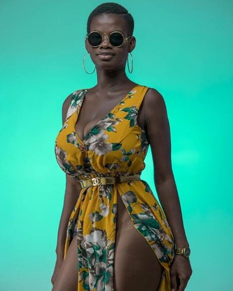 muschi spreizen nur fans nackt kostenlose archiv