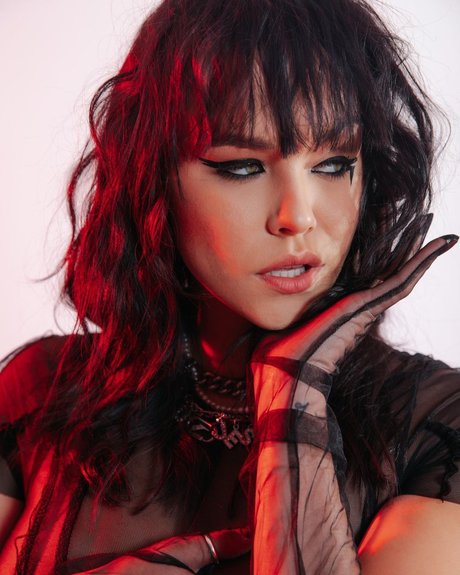 Taylor Upsahl_ hübsche exklusive galerien