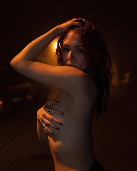 Taylor Upsahl_ nacktheit kunst bilder