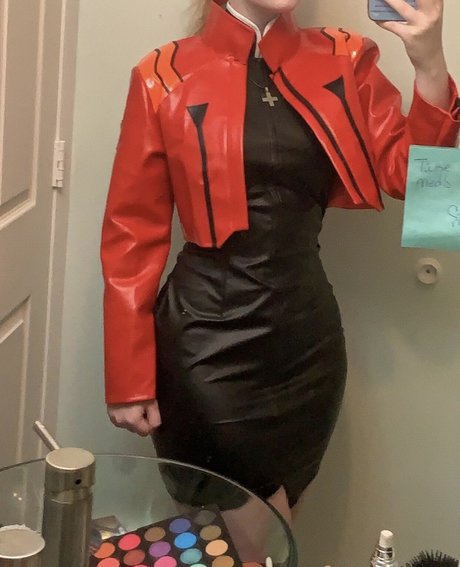 Initialelon porno xxx foto