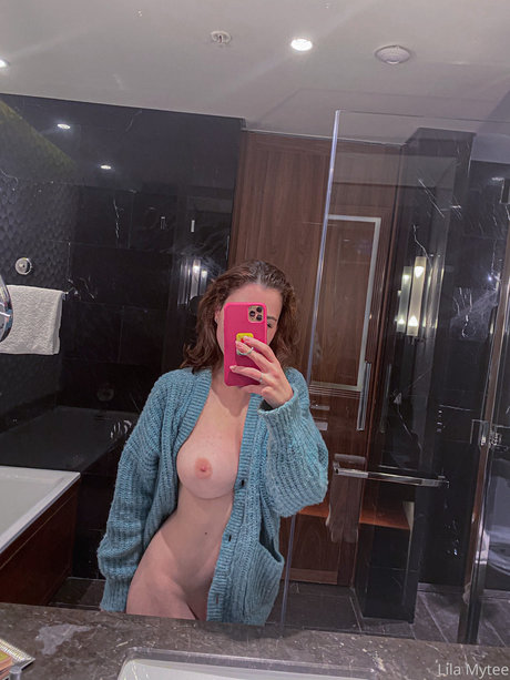 strandblondine onlyfans kunst galerie