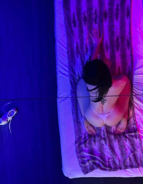 Naydhee erwachsene nackte galerien