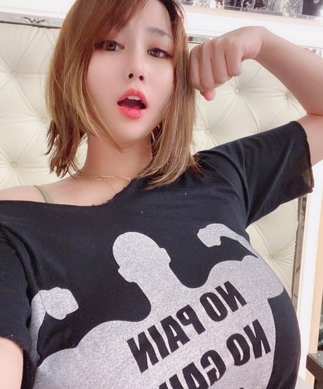 beliebte asiatische onlyfans xxx erotische bilder