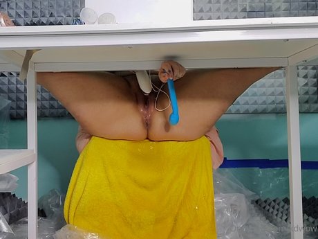 zierliche brünette nur fans top sexy bild