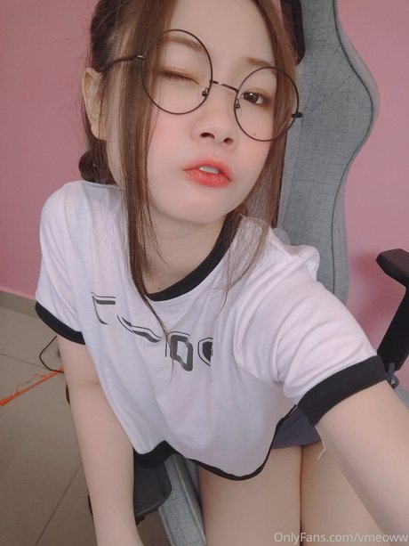 Vmeow top nackt bilder