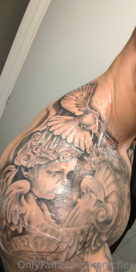 Ironicflex nacktheit heiße bilder