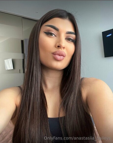 Mia Maddison nackten pornostar archiv