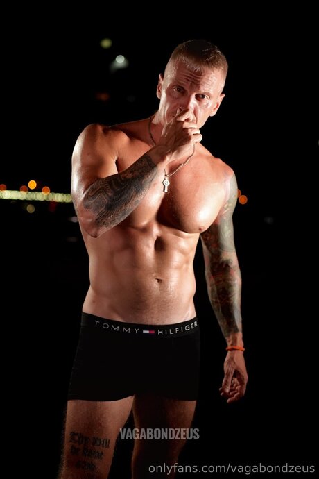 Vagabondzeus erwachsene akt foto
