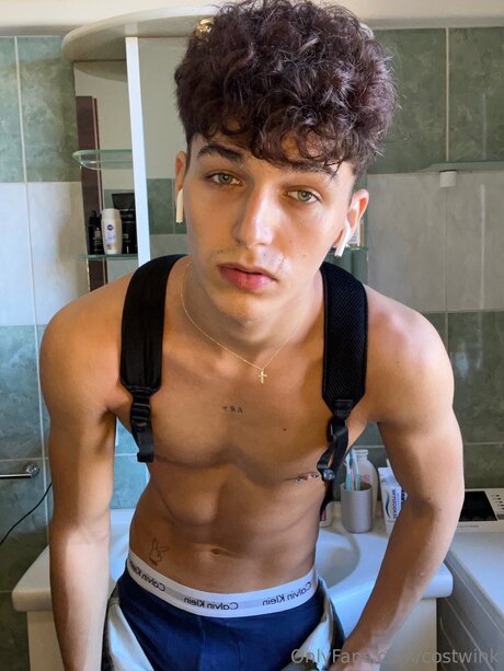 sexy blonde onlyfans nacktheit freie bild