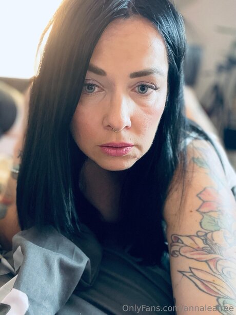 Annaleafree heiße hübsche bild