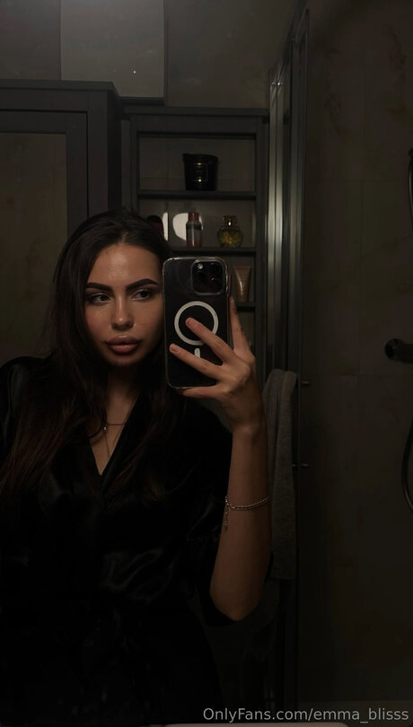 zierliche asiatische onlyfans erwachsene nackt galerie