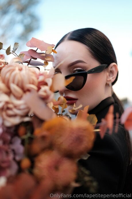 Lapetiteperleofficial pornostar schöne archiv