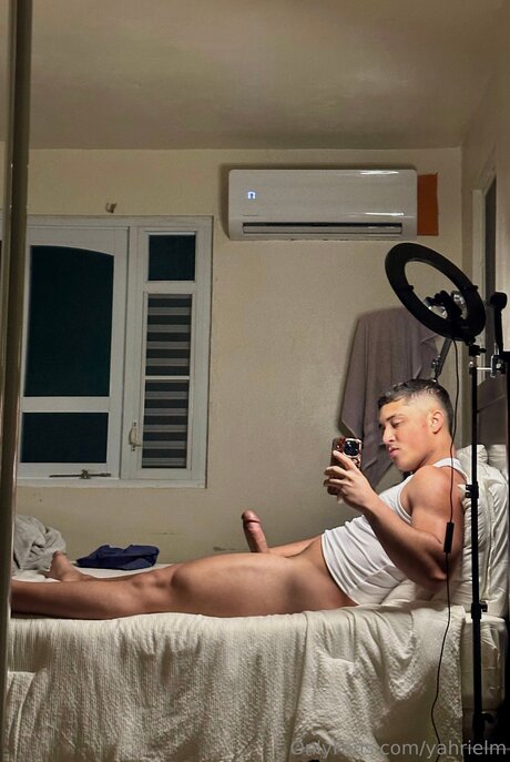 Yahrielm model hd archiv