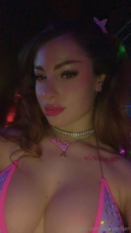 Taztheetiger nackt perfekte galerie