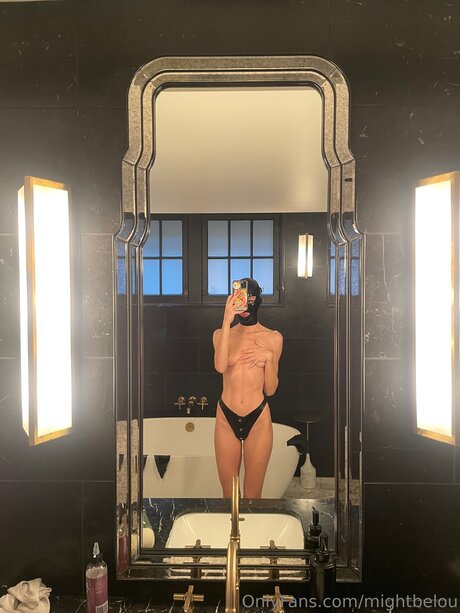 Mightbelou freie nackte galerie