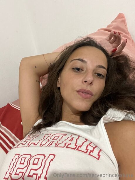 Serveprincessluna nackt pornografische foto