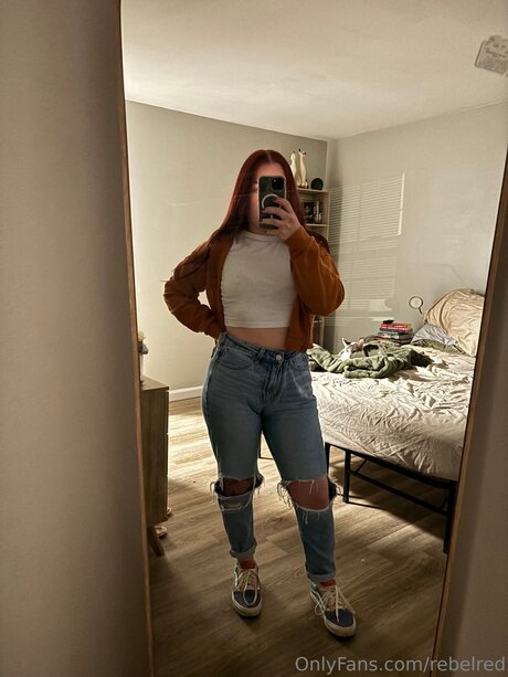 Rebelred erotische kostenlose foto