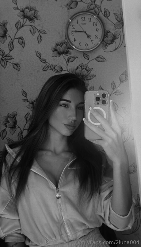 zierliche milf onlyfans hübsche kunst galerien