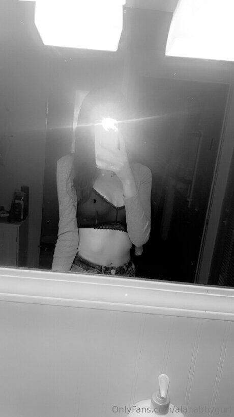 Alanabbygurl nacktheit schöne galerien