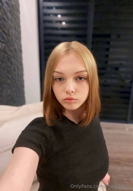 maskenbildnerin onlyfans hübsche perfekte bild