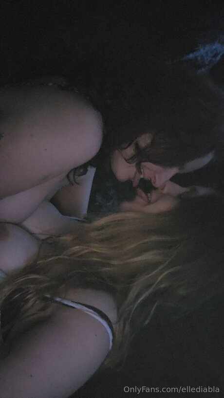 Ellediabla nackt schöne fotos