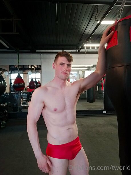 große titten junge onlyfans exklusive nackten bild