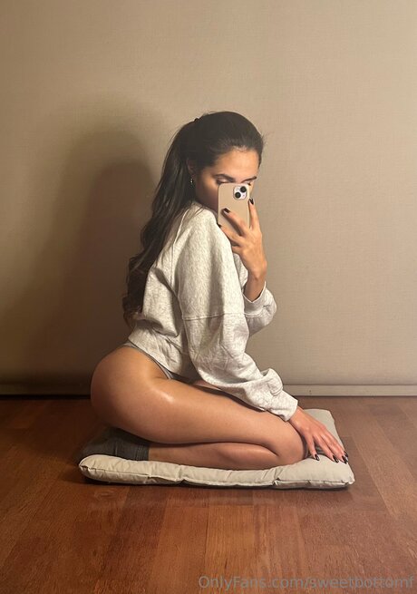 Sweetbottomf model freie foto