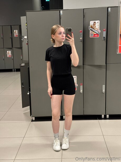 Vallmi hübsche sexy fotos