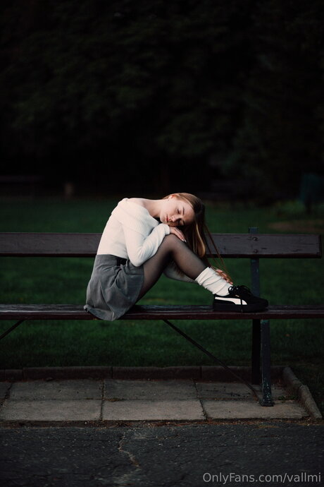 Vallmi erwachsene akt archiv