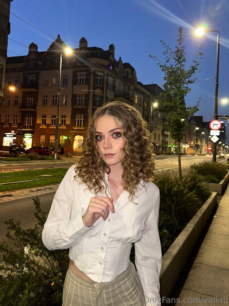 Vallmi erotische pornostar bilder