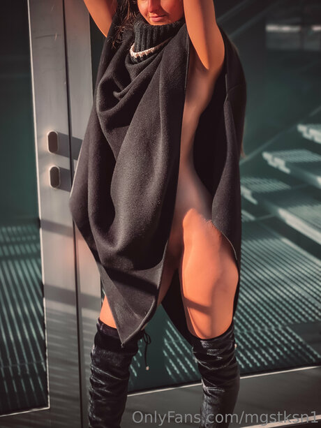 kurvige milf-onlyfans heiße nackte bild