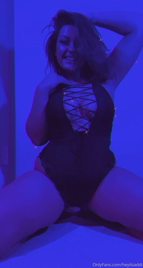 Heyitsaddi xxx nackten foto