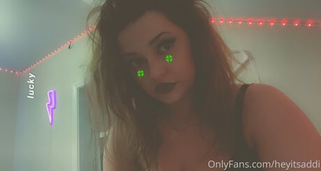 Heyitsaddi kunst pornostar archiv