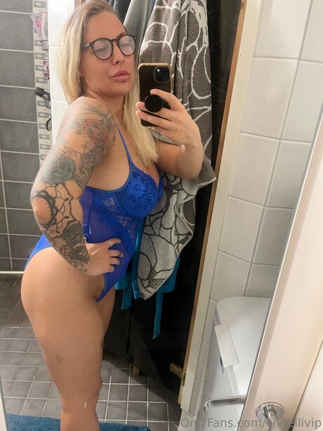 Ellitellivip hübsche porno galerie