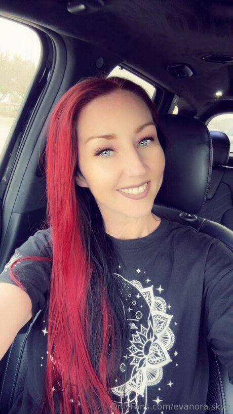Evanora Skye model sexy galerien