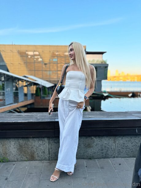 Liaju Dm hd erwachsene bild