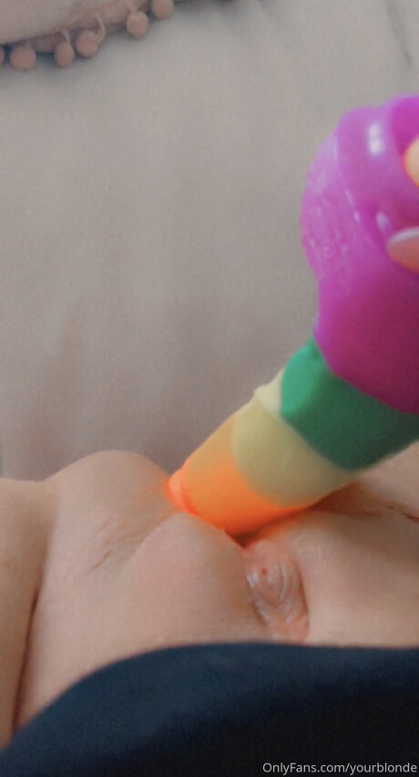 Yourblonde erotische hd bilder