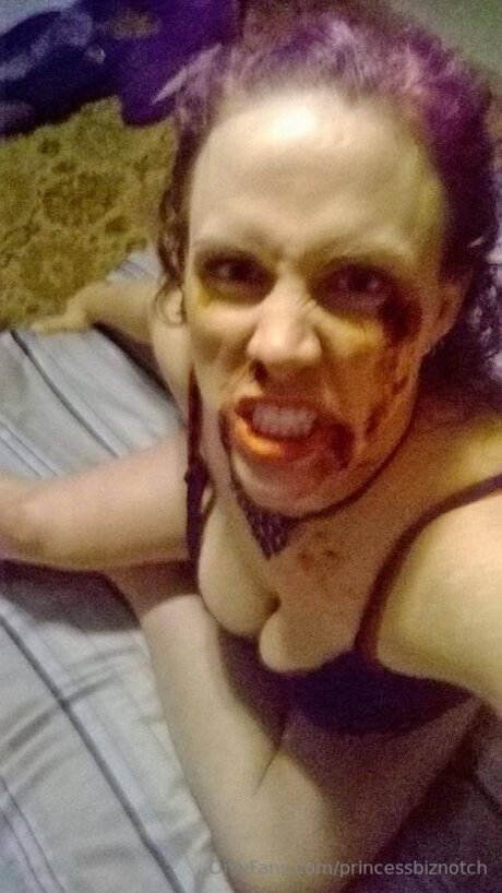 Thebza schauspielerin top bilder