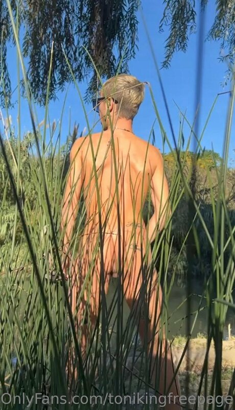 Tonikingfreepage hd nacktheit bild