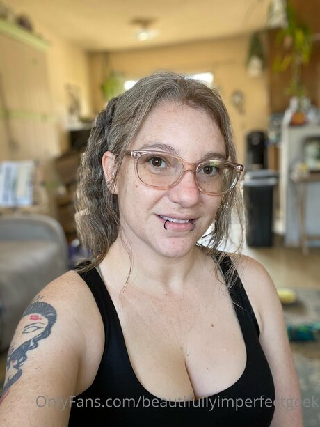 Beautifullyimperfectgeek schauspielerin nackten foto