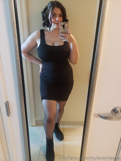 eingeölte titten onlyfans hd heiße archiv