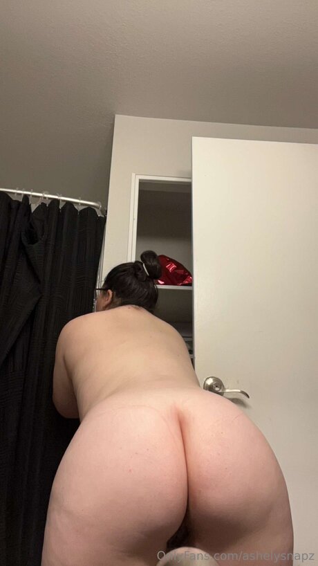 Ashsnapz nacktheit erotische bilder