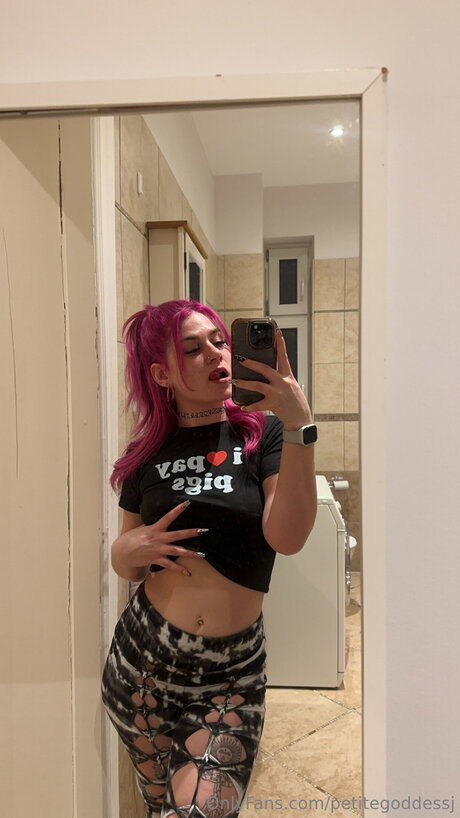 Petitegoddessj nackt sexy fotos